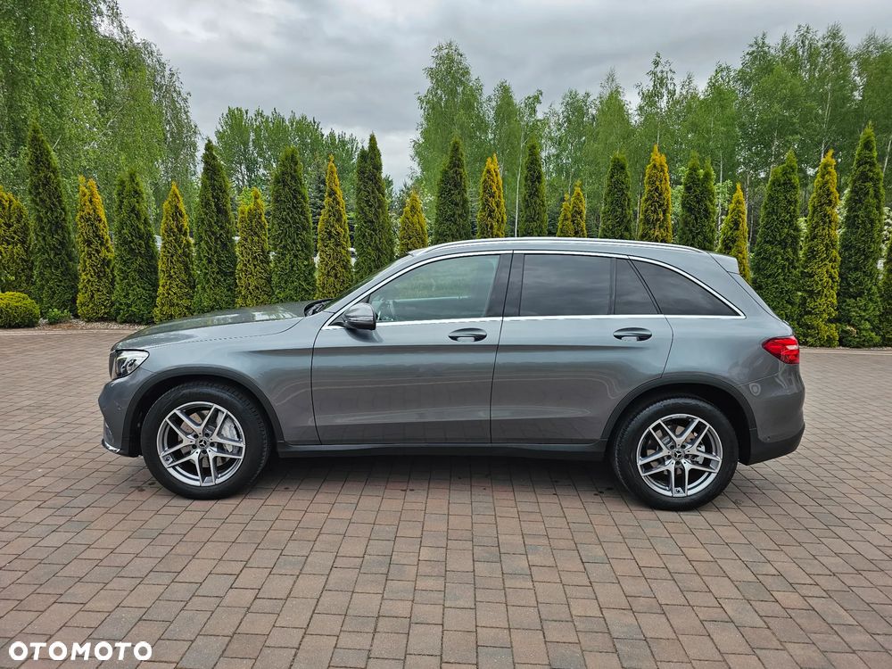Mercedes-Benz GLC - 32