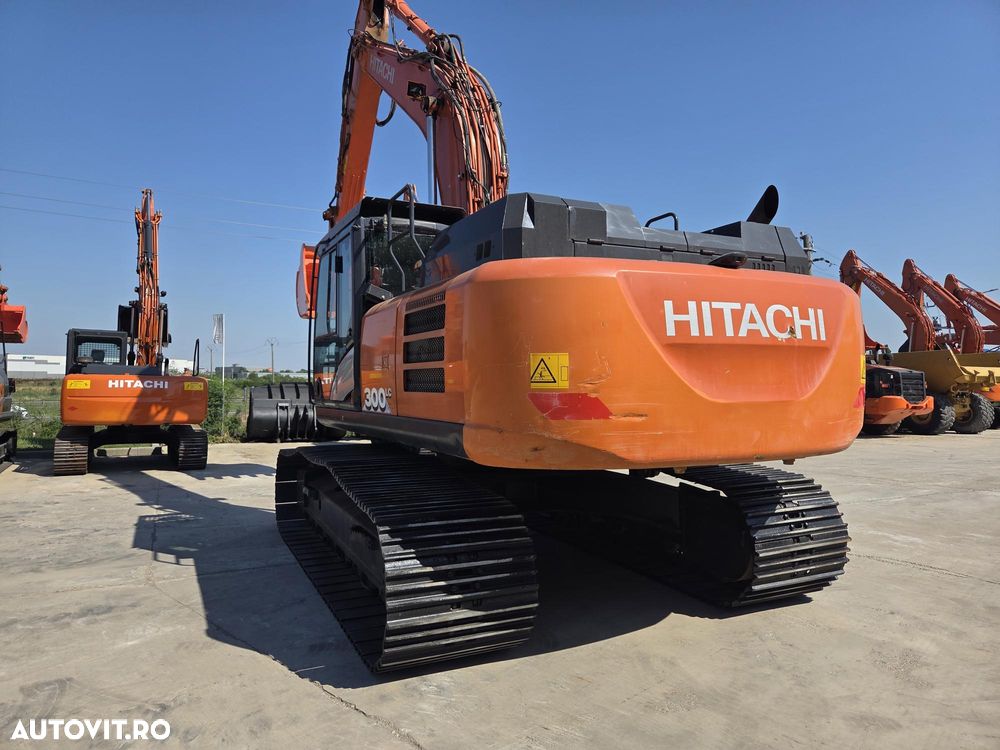 Hitachi ZX300LC-6, 2020, 8.155h, cupa NOUA 1,8m, 31,3 tone, protectie cabina, inst picon pe brate, gresare automata, lant 90% bun doar 700h deplasare, ad sapare 8m, motor Isuzu, 3 pompe hidr HITACHI, camera spate si laterale, STARE BUNA, 94.900 Eur+Tva - 3