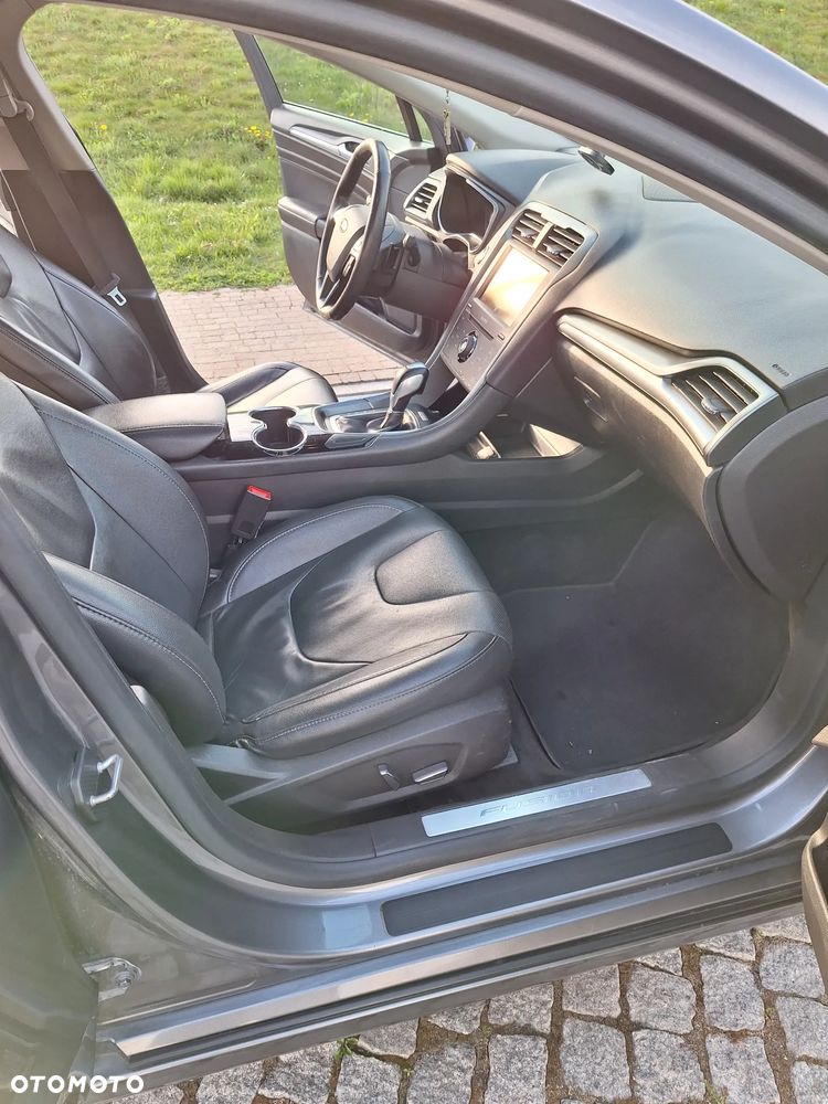 Ford Fusion 2.0 EcoBoost Titanium - 13
