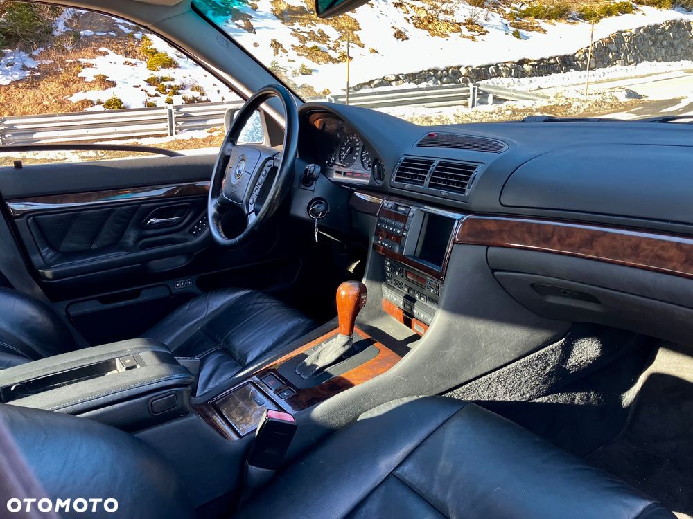 BMW Seria 7 - 2