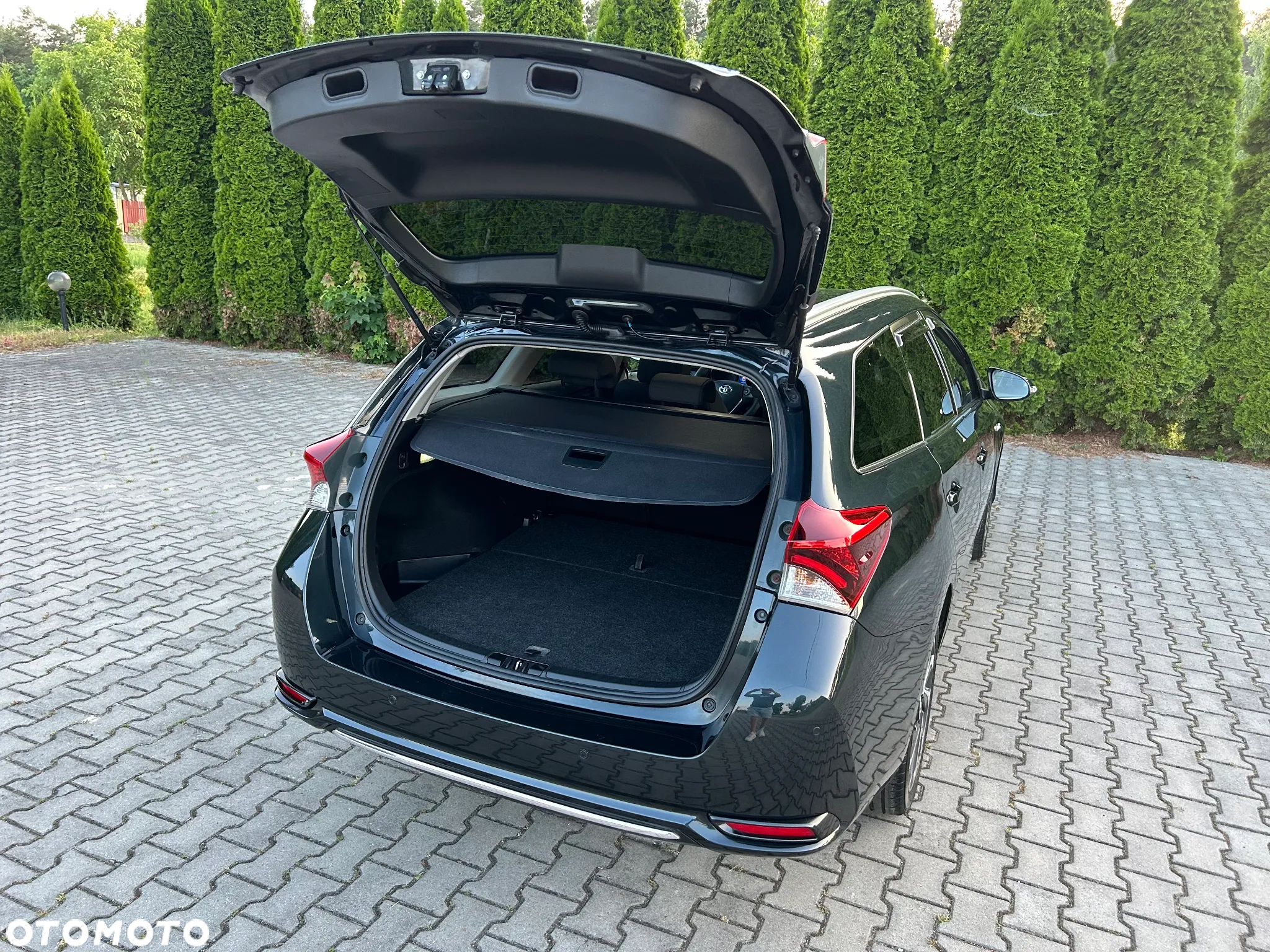 Toyota Auris Hybrid 135 Premium - 26