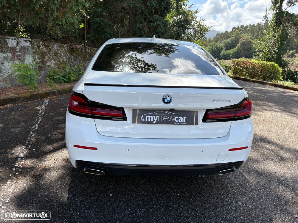 BMW 530 e Pack Desportivo M - 13