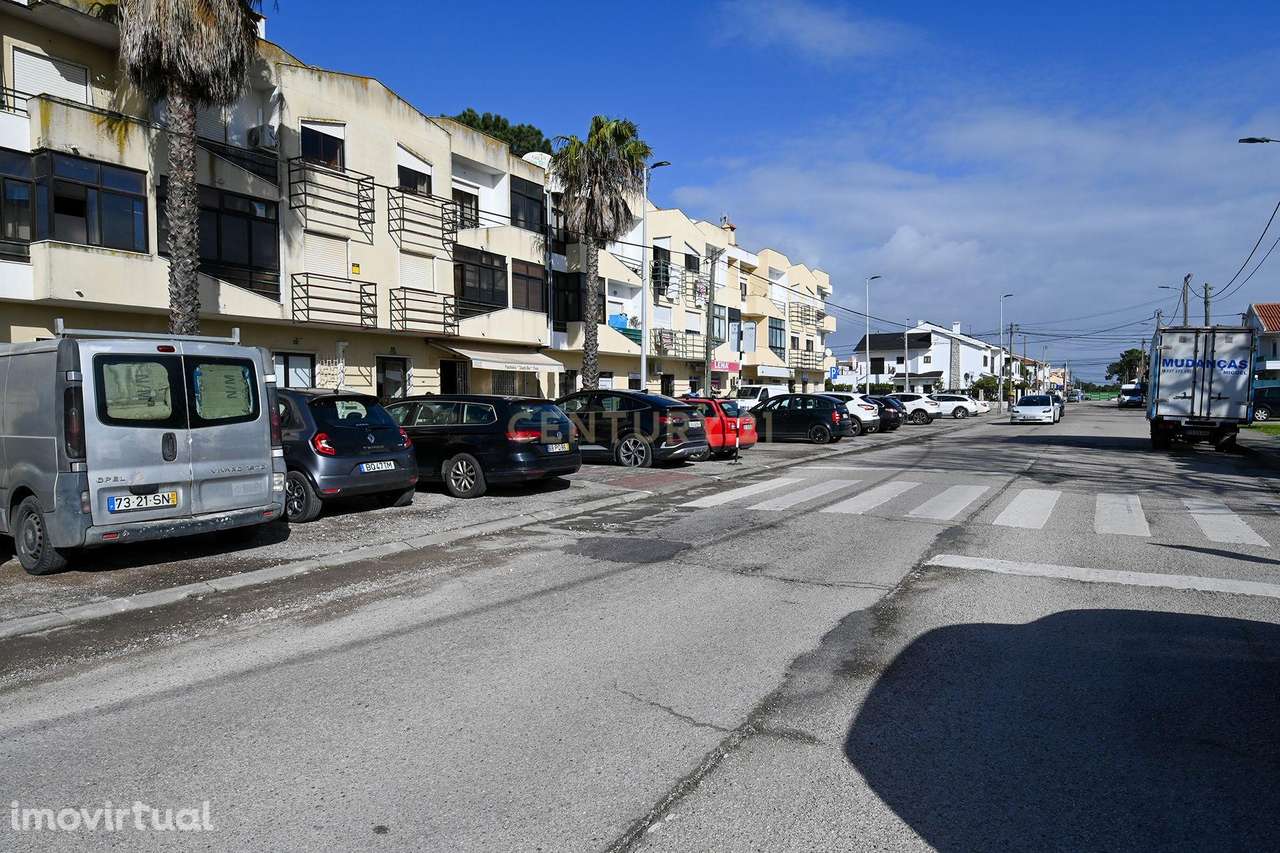 Apartamento T2 em Seixal com Vista para o Campo - Grande imagem: 3/41