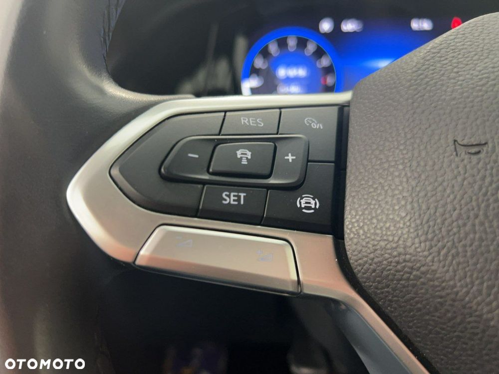 Volkswagen Golf - 24