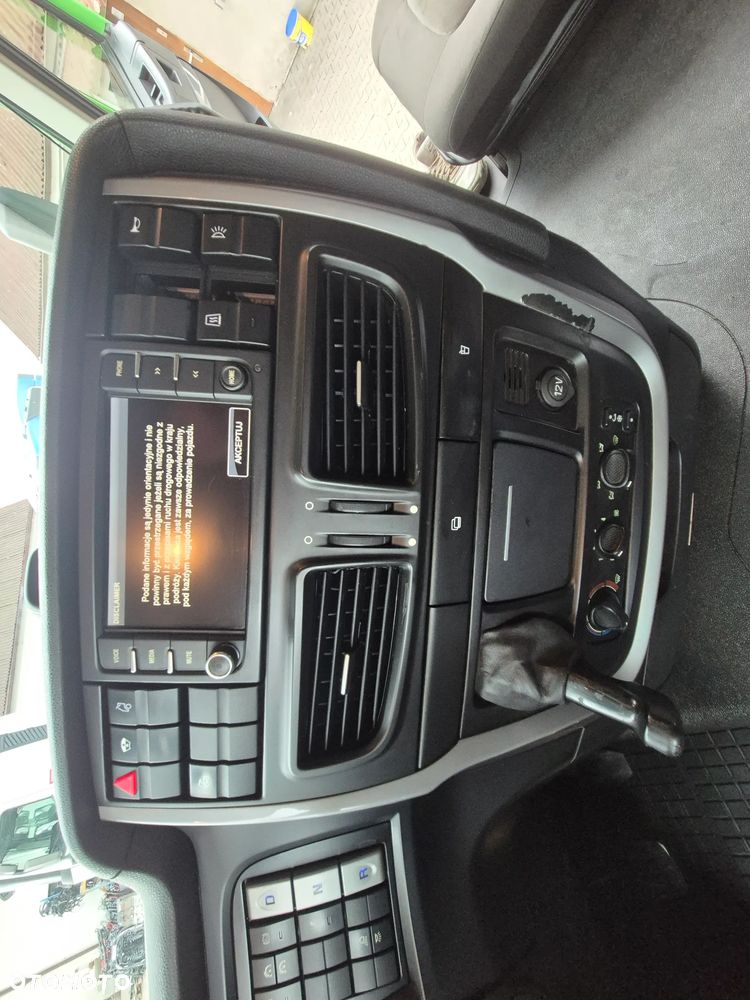 Iveco stralis hi way - 12
