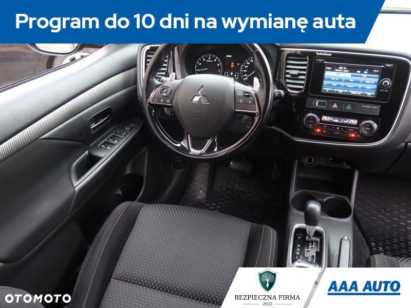 Mitsubishi Outlander - 8