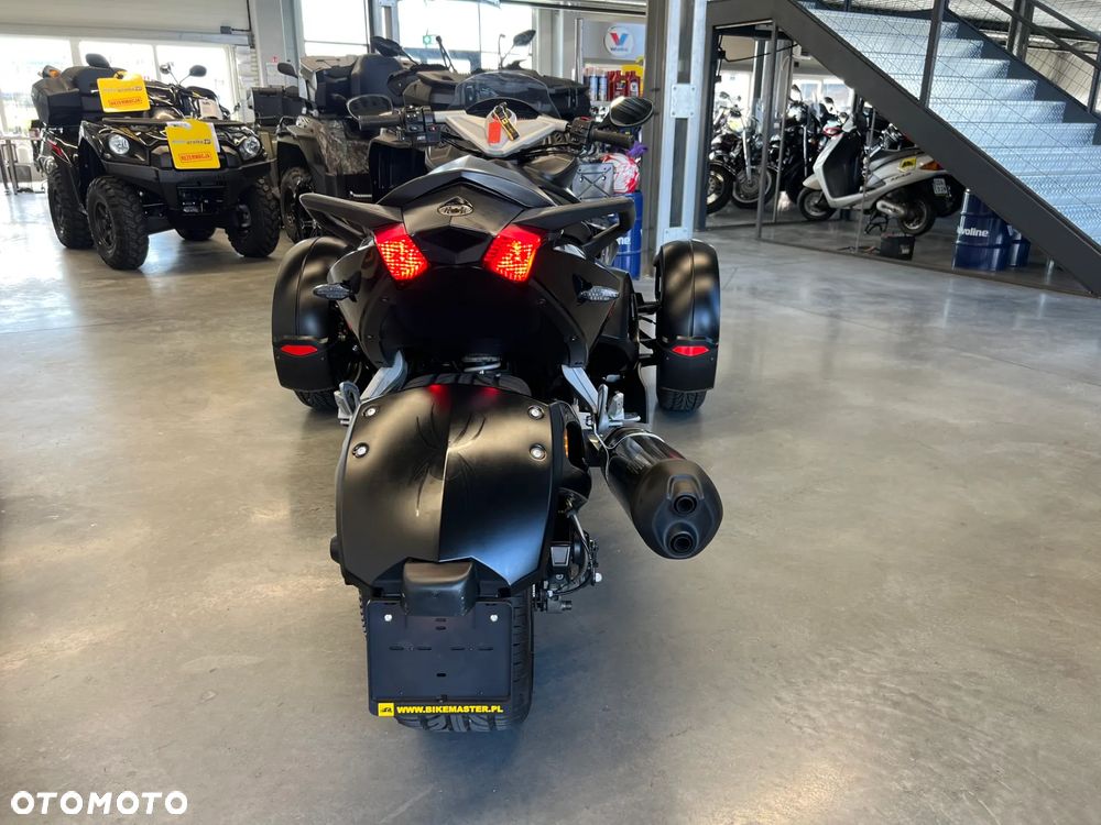 Can-Am Spyder - 7