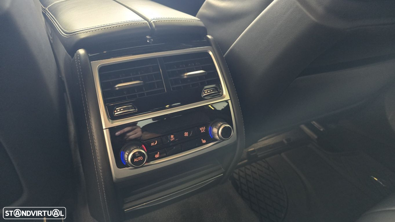 BMW 740 d xDrive Pack M Auto - 48