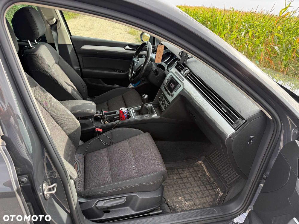 Volkswagen Passat - 6