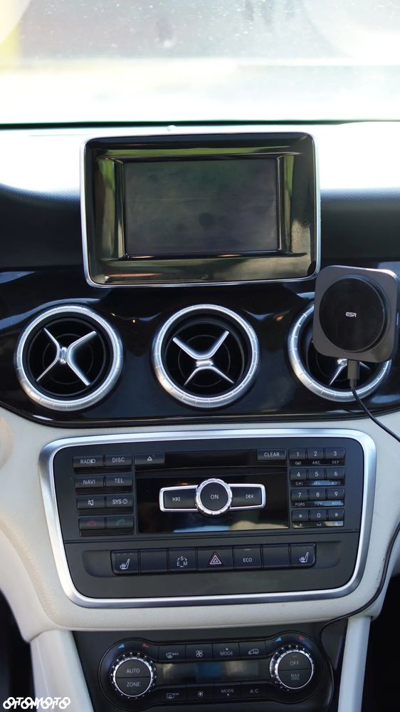 Mercedes-Benz CLA 250 7G-DCT AMG Line - 14