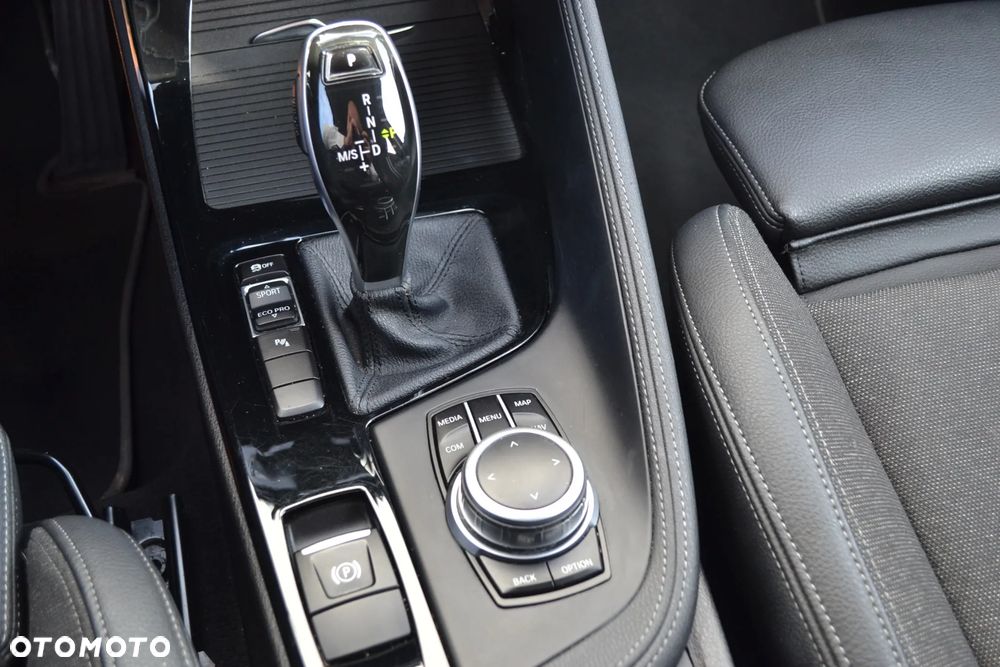BMW X1 sDrive18d Sport Line - 17