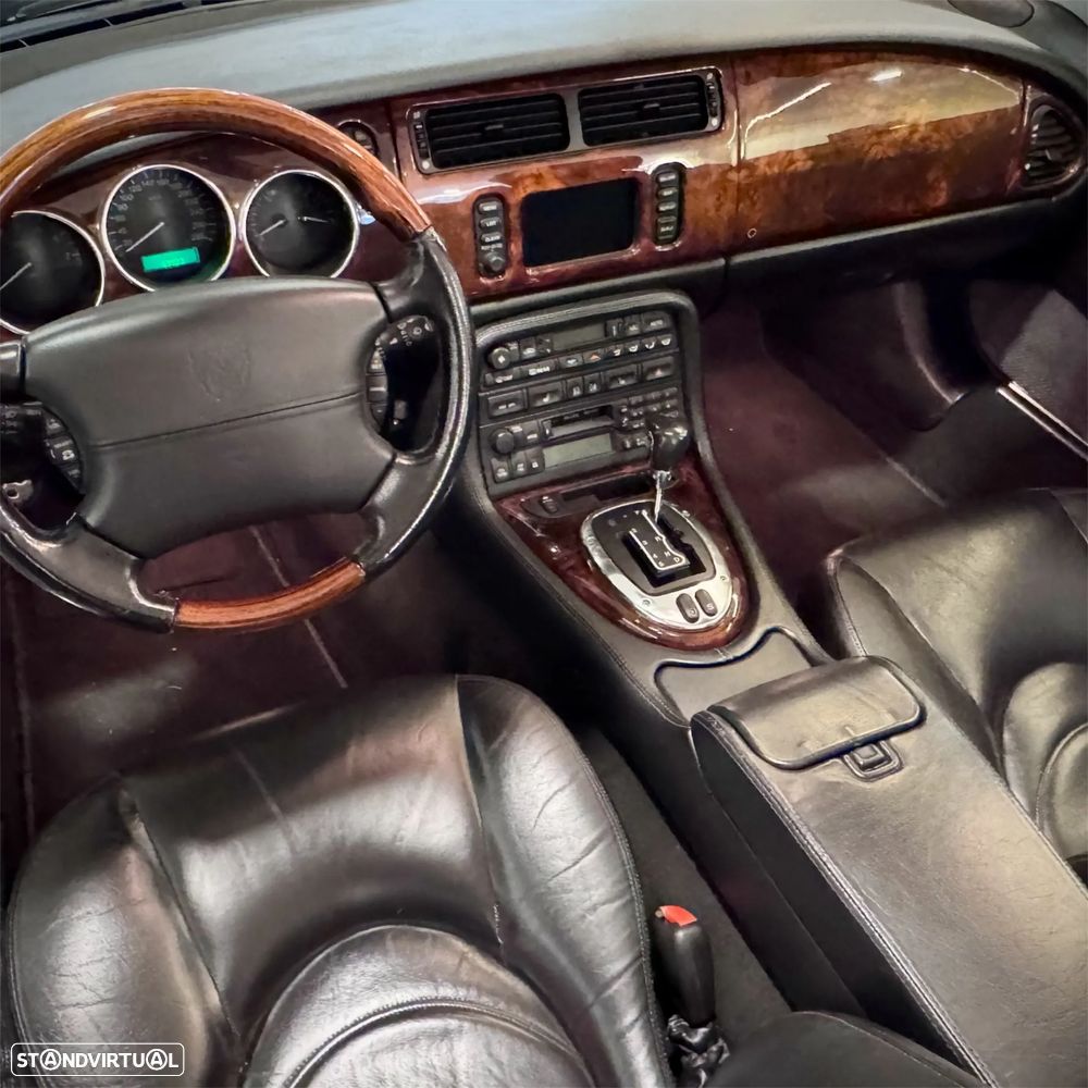 Jaguar XK XKR Cabriolet - 8