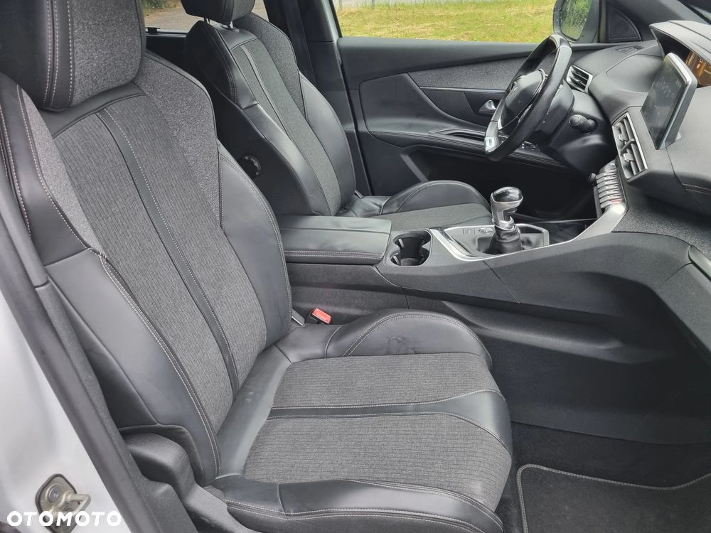 Peugeot 5008 - 17