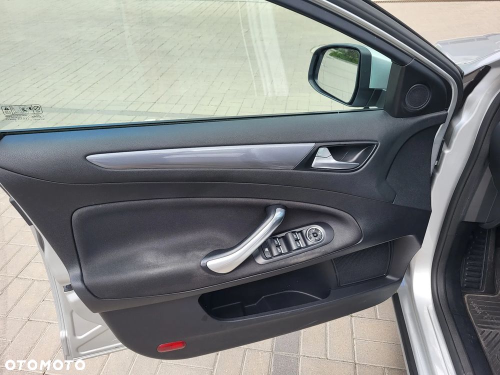 Ford Mondeo 1.6 T Gold X - 9