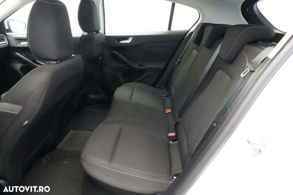Ford Focus 1.0 EcoBoost Titanium Business - 16