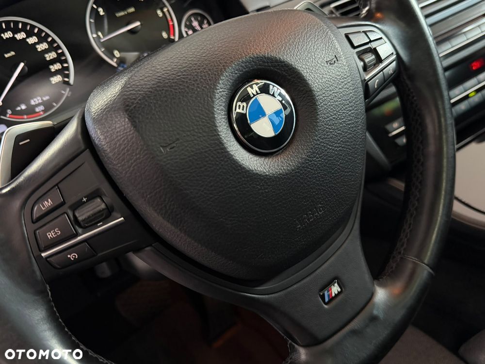 BMW Seria 5 525d xDrive - 10