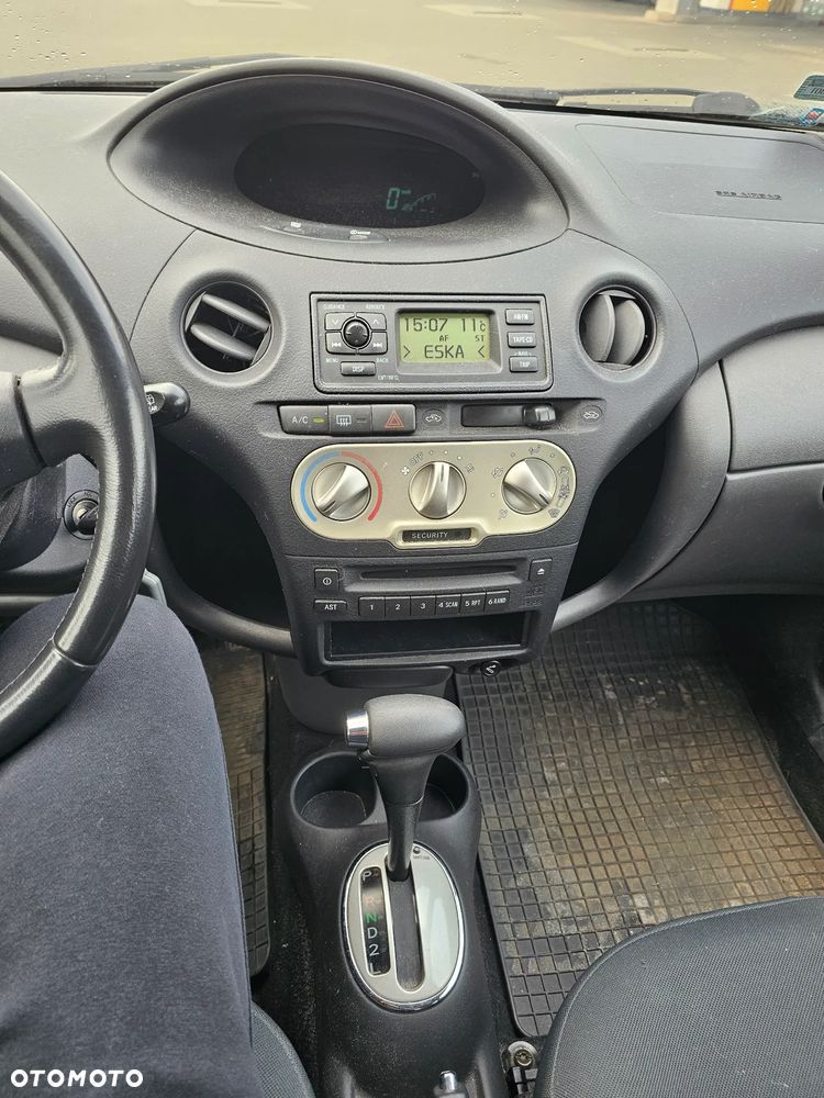 Toyota Yaris 1.3 Sol - 7