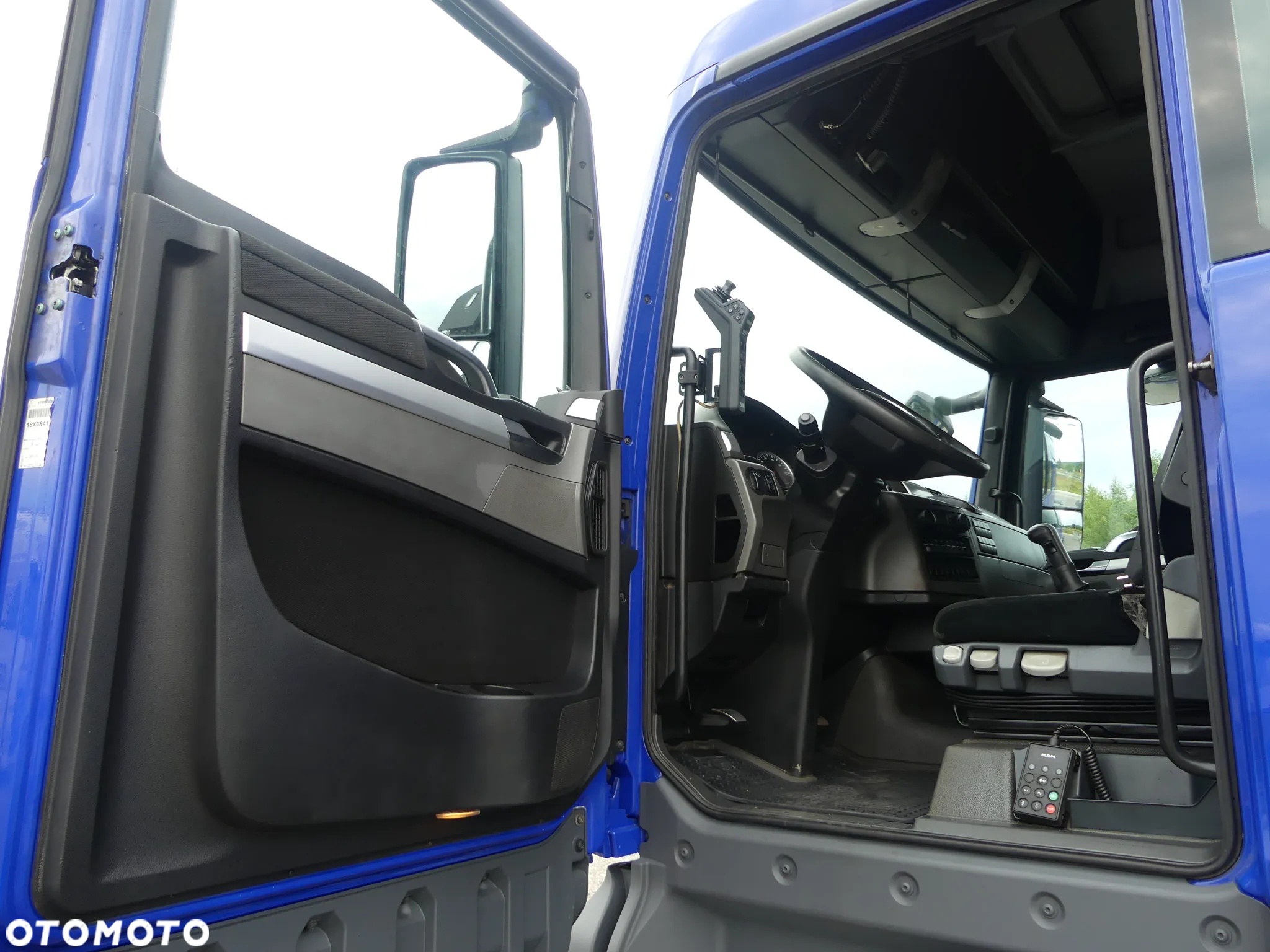 MAN TGX 26.400 / 6x2 / HAKOWIEC / HIAB MULTILIFT / EURO 6 / - 23