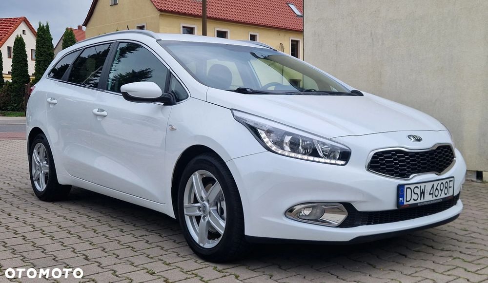 Kia Ceed 1.6 GDI Dream Team Edition - 2
