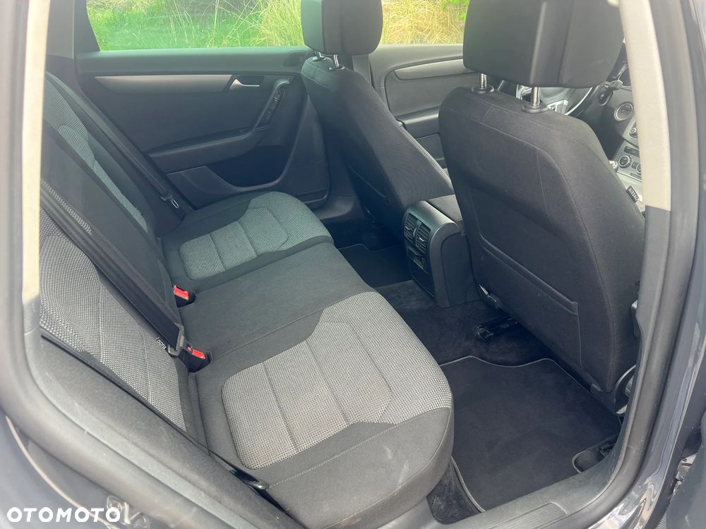 Volkswagen Passat 2.0 TDI BlueMotion Technology Exclusive - 18