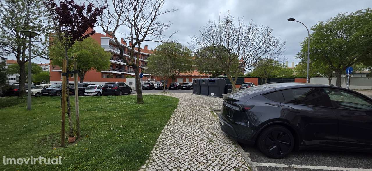 Espetacular T2 em Oeiras a 800 metros a pé da praia e com garagem box - Grande imagem: 4/17