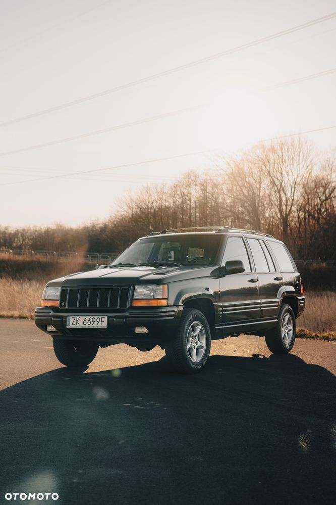 Jeep Grand Cherokee - 34
