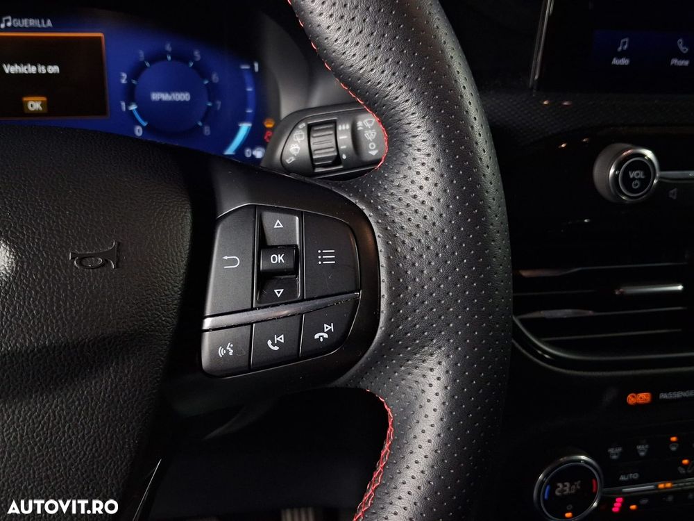 Ford Kuga - 17