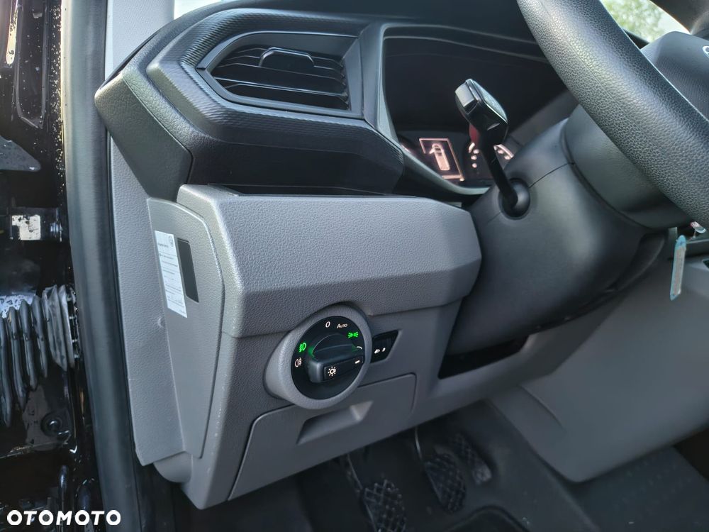 Volkswagen Transporter - 30