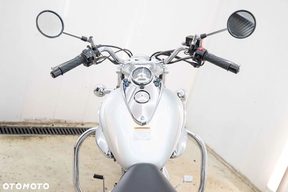 Suzuki Intruder - 23