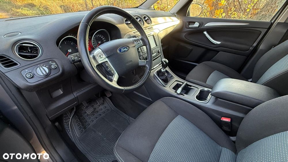 Ford Galaxy - 5