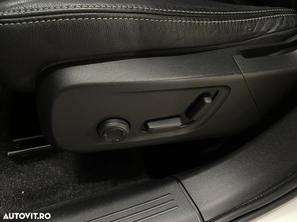 Volvo XC 40 B4 AT8 AWD Mild Hybrid R-Design - 21