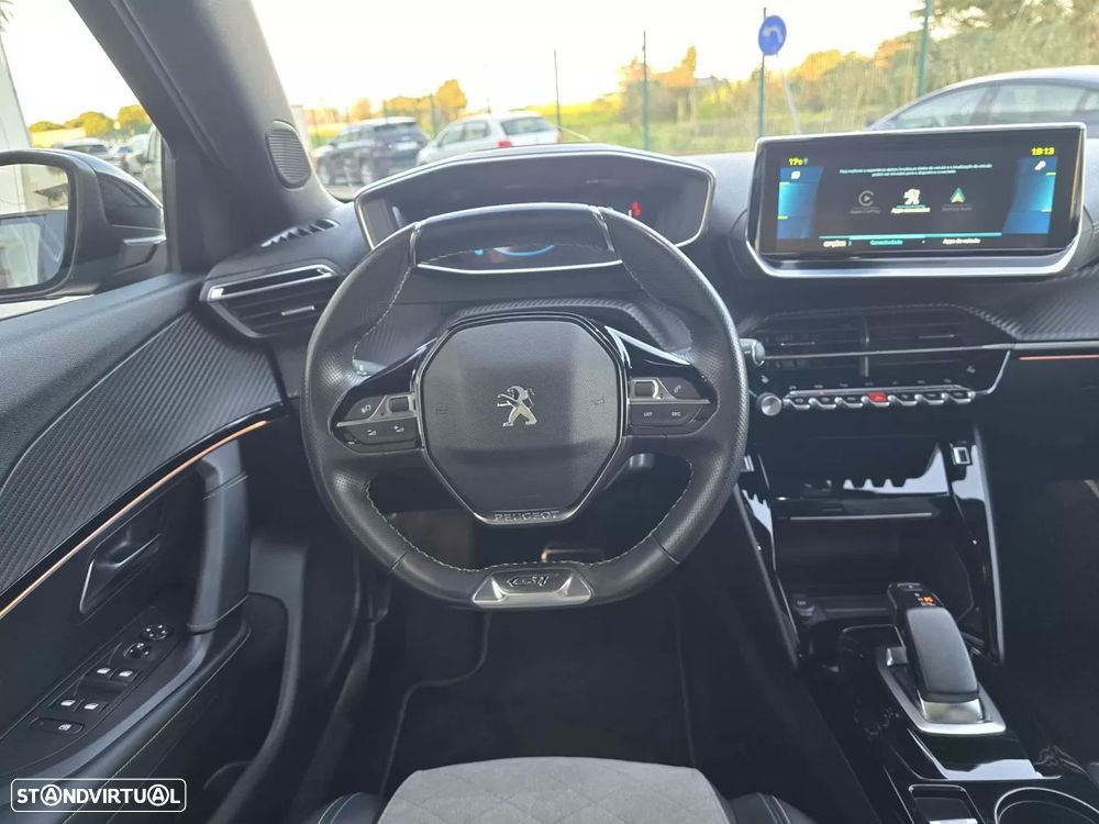 Peugeot e-2008 50 kWh GT - 9