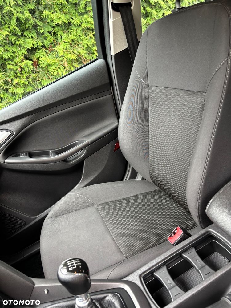 Ford Focus 1.5 TDCi SYNC Edition - 17