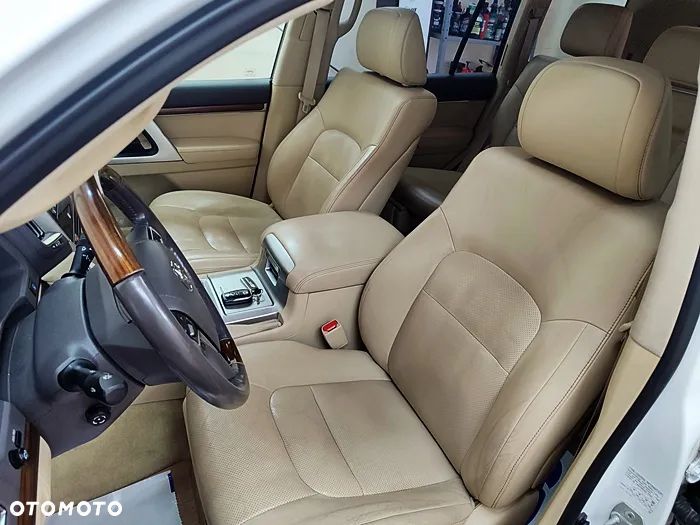 Toyota Land Cruiser LC 4.6 V8 Limited 7os - 23