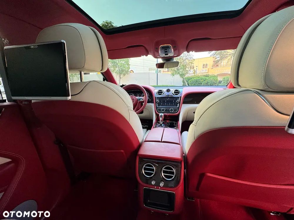 Bentley Bentayga V8 - 16