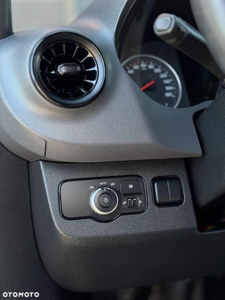 Mercedes-Benz Sprinter - 26