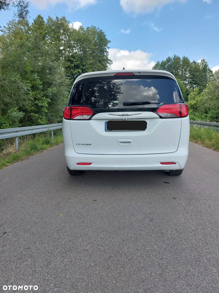 Chrysler Pacifica - 8