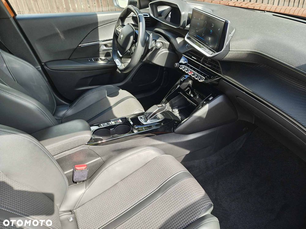 Peugeot 2008 1.2 PureTech GT Line S&S EAT8 - 17