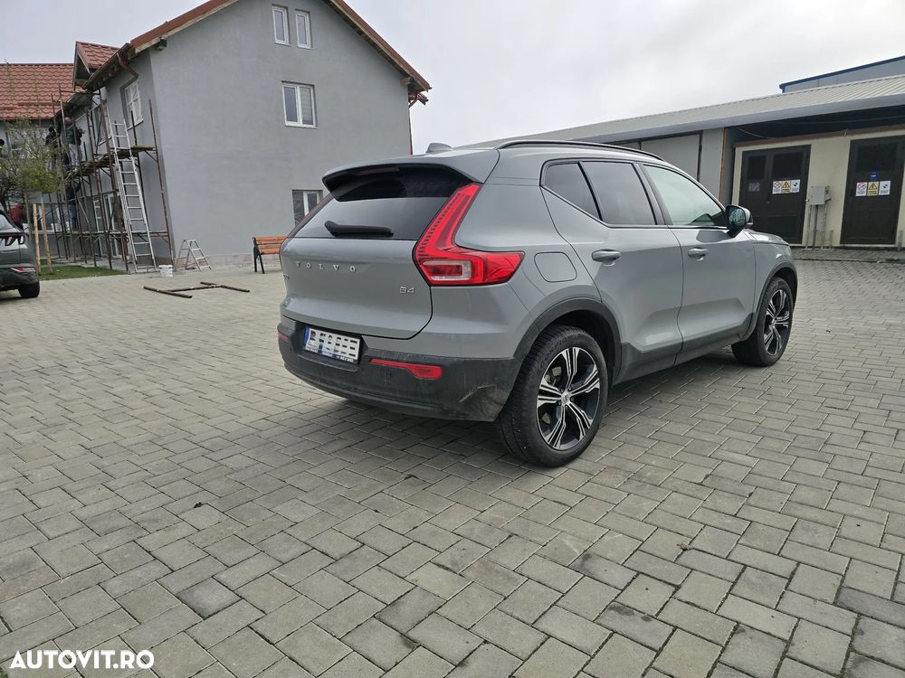 Volvo XC 40 B4 AT FWD MHEV Ultimate Dark - 5