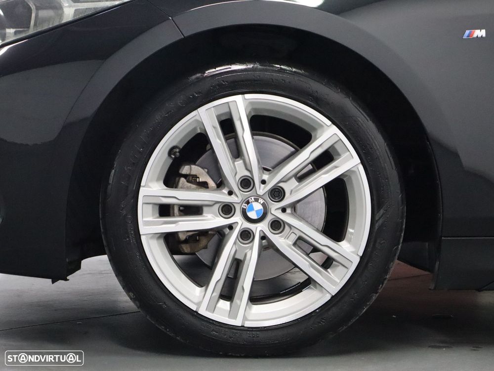 BMW 118 i Pack Desportivo M Auto - 26