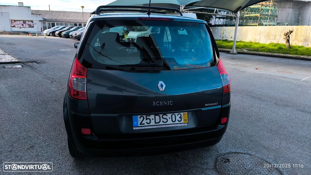 Renault Scénic 1.5 dCi Dynamique S - 17
