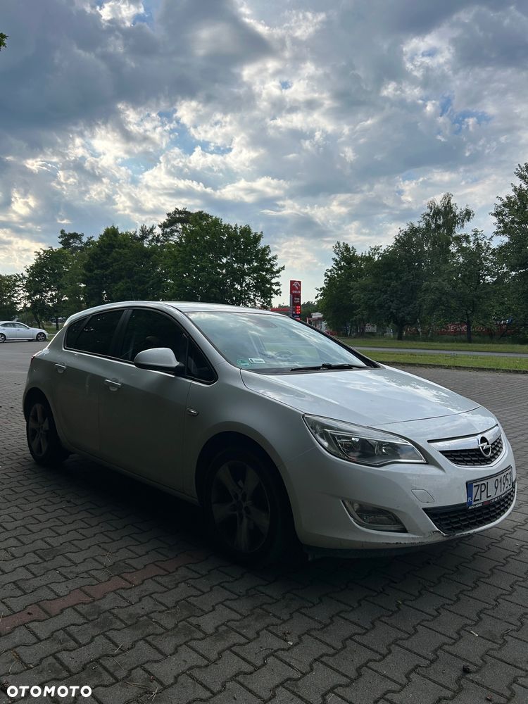 Opel Astra 1.4 Cosmo - 4