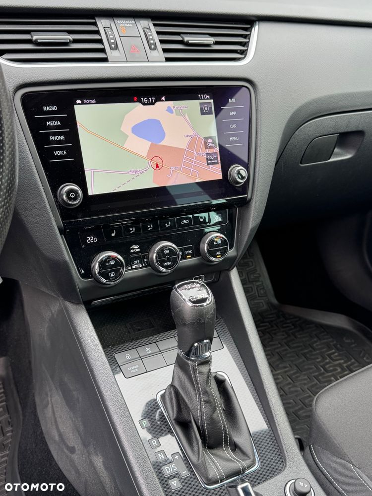 Skoda Octavia 2.0 TDI RS DSG - 25