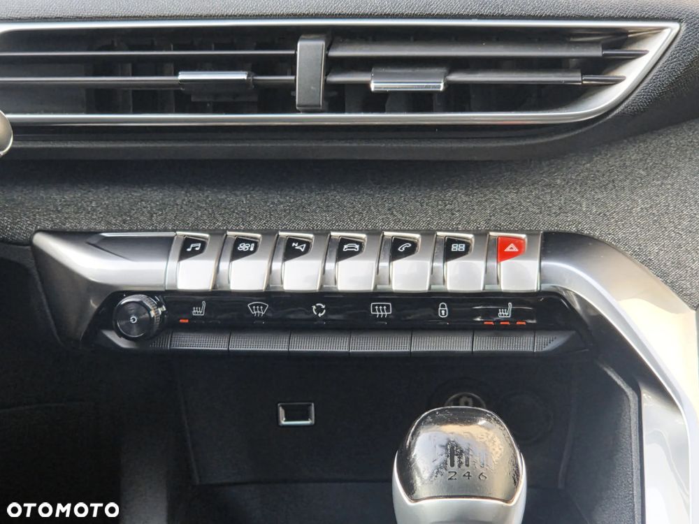 Peugeot 5008 1.6 BlueHDi Allure 7os - 26