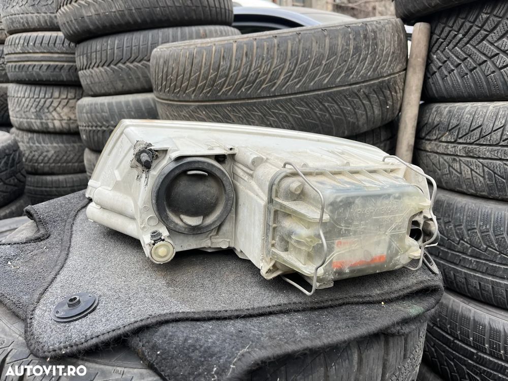 Far dreapta fata Skoda Octavia 2 non facelift xenon Europa - 7