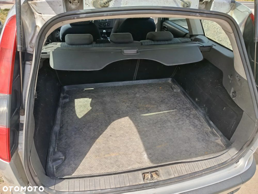 Ford Focus 1.6 Ambiente - 15