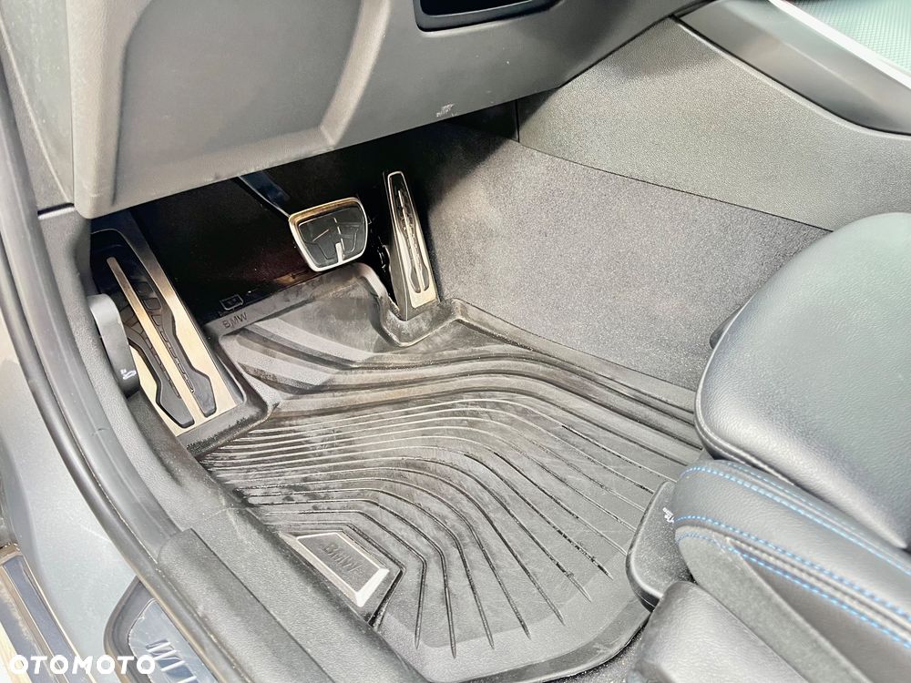 BMW Seria 3 318i M Sport sport - 22