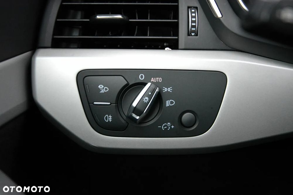 Audi A4 Limousine 35 TFSI mHEV S tronic - 20
