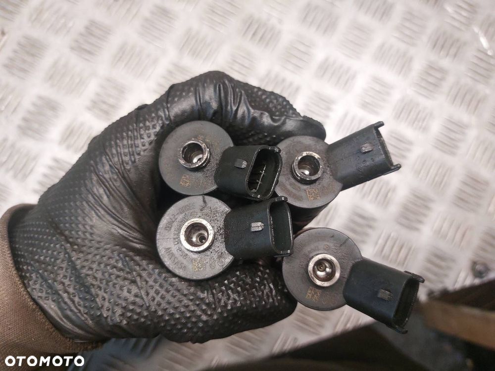 WTRYSK WTRYSKIWACZ KOMPLET KIA CEED I LIFT 2.0 CRDI 33800-27400 - 4