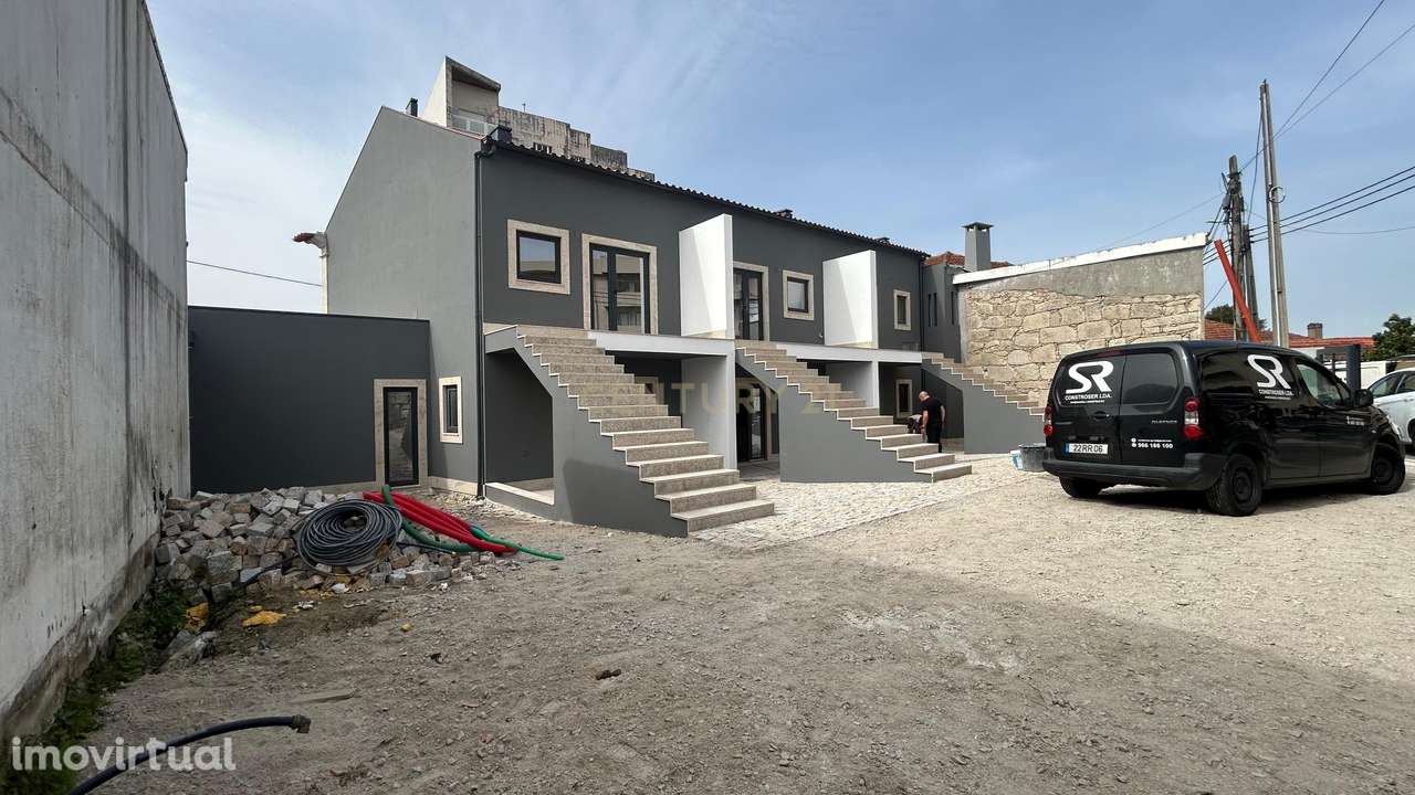 Excelente Oportunidade – T2+2 Duplex em Águas Santas - Grande imagem: 4/44